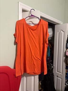 Terra & Sky Women's Plus Size 1X Coral Zest Cold Shoulder Short Sleeve Top